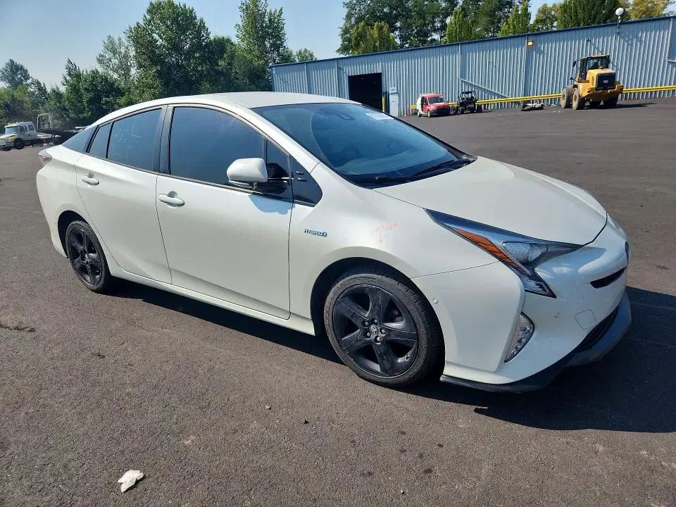 2017 Toyota Prius VIN JTDKARFU5H3537901 фото 4
