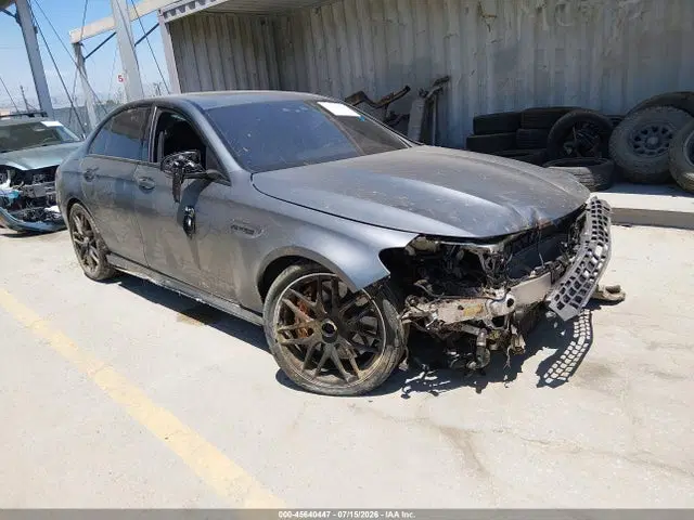 W1KZF8KB2MA855937 — 2021 Mercedes-Benz Amg E 63 S 4MATIC+, Передняя часть (Front & Rear), фото до ремонта