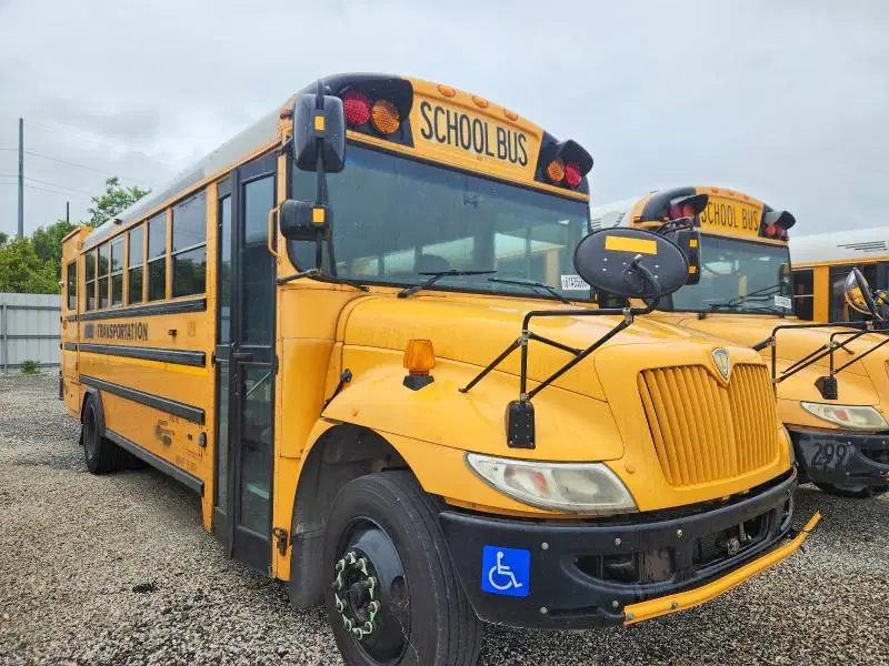 4DRBUSKN3EB477806 — 2014 IC Bus CE Series School, Мелкие вмятины и царапины, фото до ремонта