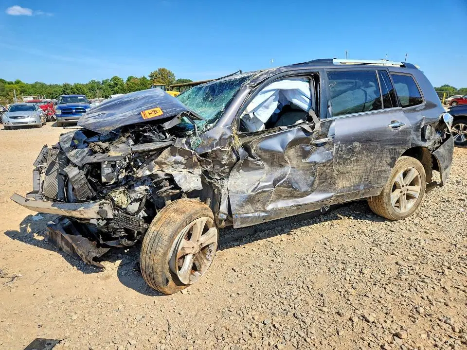 5TDDK3EH6DS214635 — 2013 Toyota Highlander, Опрокидывание, фото до ремонта
