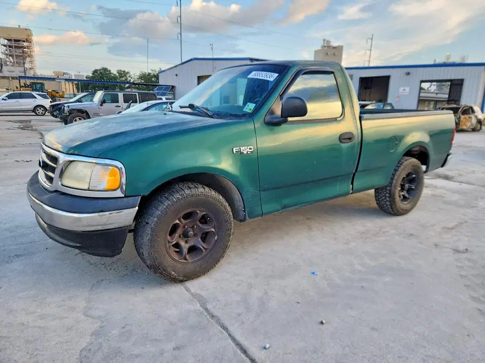 1FTZF1727YNA60522 — 2000 Ford F150, Мелкие вмятины и царапины, фото до ремонта