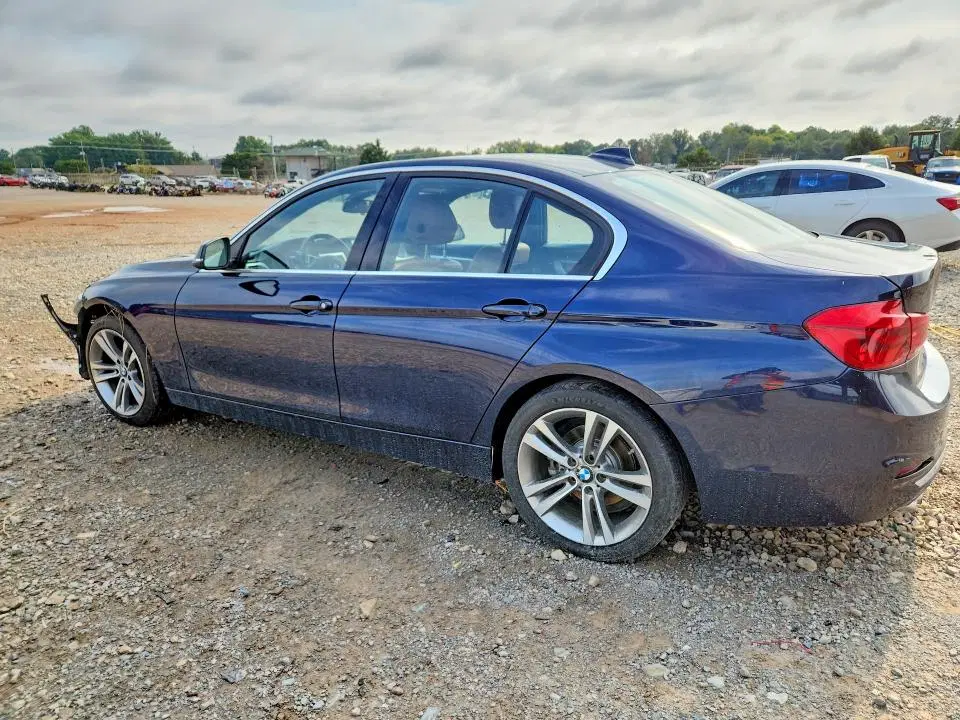 2017 BMW 330 VIN WBA8B9G32HNU56045 фото 2