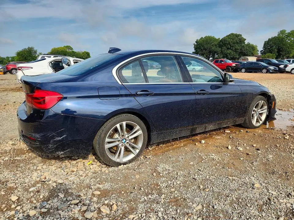2017 BMW 330 VIN WBA8B9G32HNU56045 фото 3