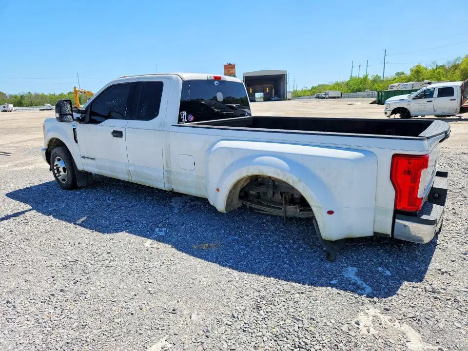 2019 FORD F350 VIN 1FT8X3CT2KEC44616 фото 2