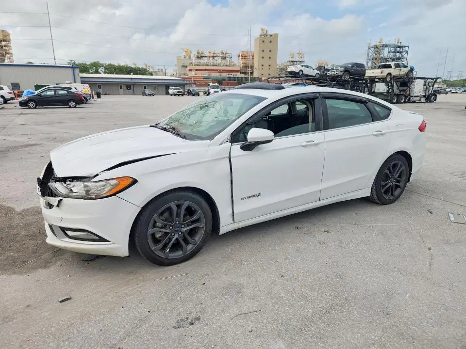 3FA6P0LU8JR116378 — 2018 Ford Fusion, Передняя часть, фото до ремонта
