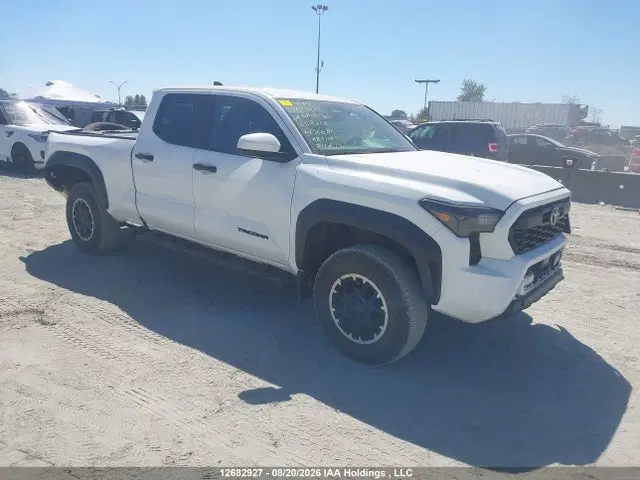 3TYLB5JN5RT018717 — 2024 Toyota Tacoma Double Cab/SR5/Trd Sport/Trd Off Road/Ltd, Передняя часть, фото до ремонта