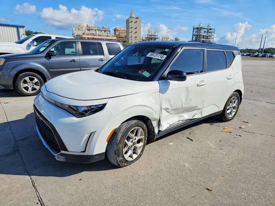 KNDJ23AU8R7229693 — 2024 Kia Soul, Передняя часть, фото до ремонта