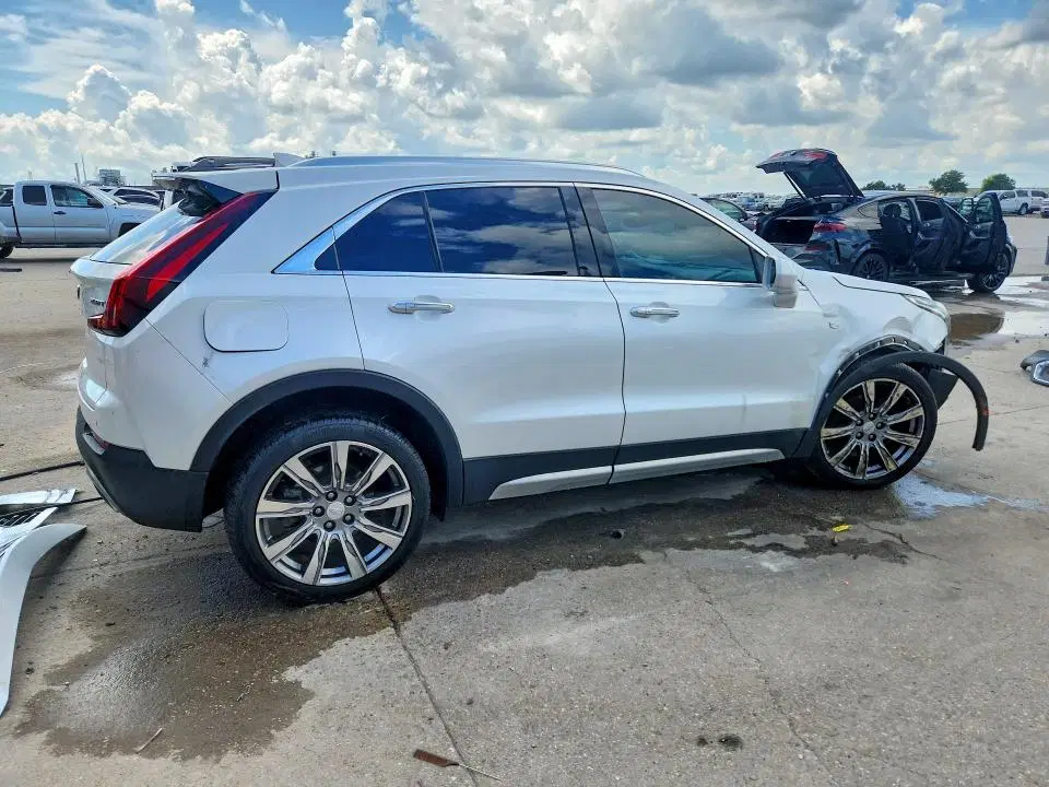 2019 CADILLAC XT4 VIN 1GYFZCR48KF117830 фото 3