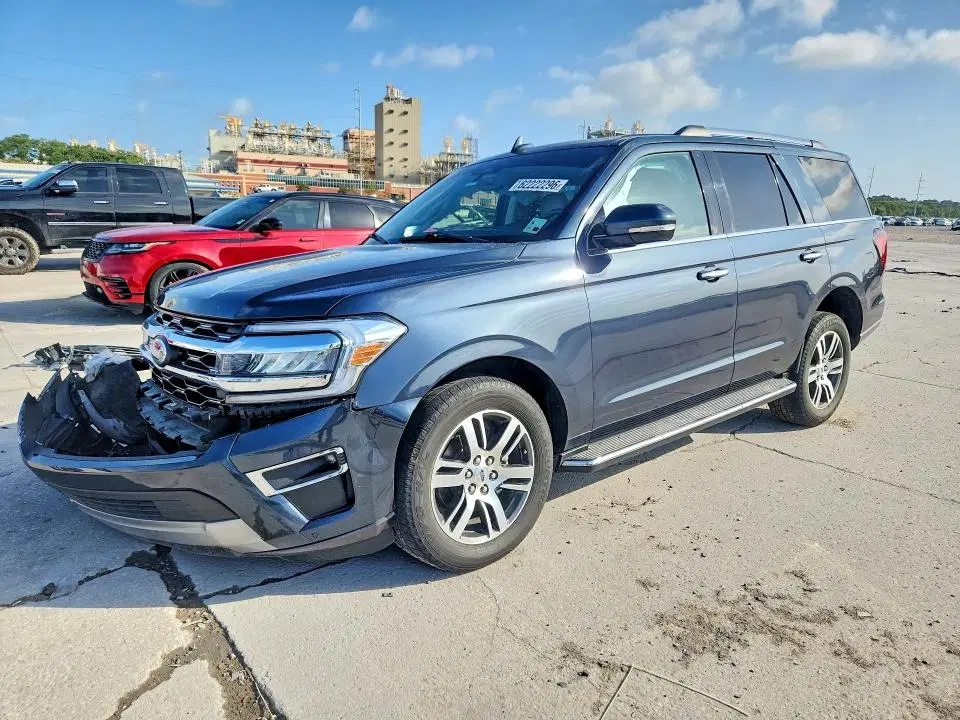 1FMJU1K83PEA08524 — 2023 Ford Expedition, передняя часть, фото до ремонта