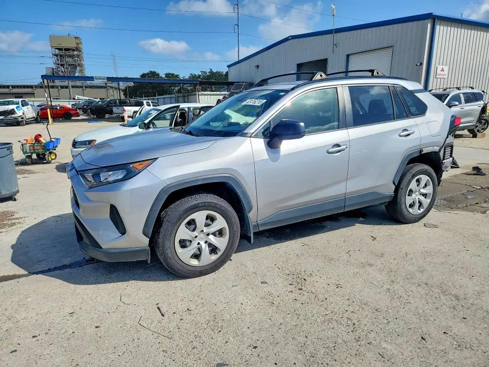 JTMH1RFV5LD048890 — 2020 Toyota RAV4, Задняя часть, фото до ремонта