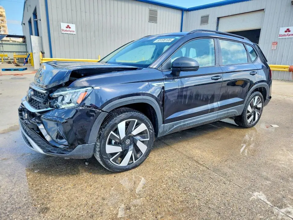 3VV5X7B23RM106978 — 2024 Volkswagen Taos, передняя часть, фото до ремонта