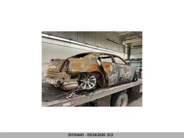 2C3CCARG6GH231487 — 2016 Chrysler 300 Limited, Полный пожар (Total Burn), фото до ремонта