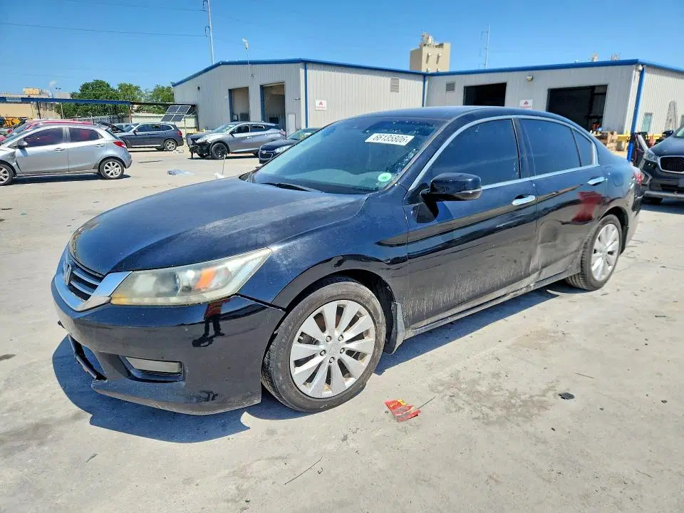 1HGCR3F85FA025868 — 2015 Honda Accord, Передняя часть, фото до ремонта