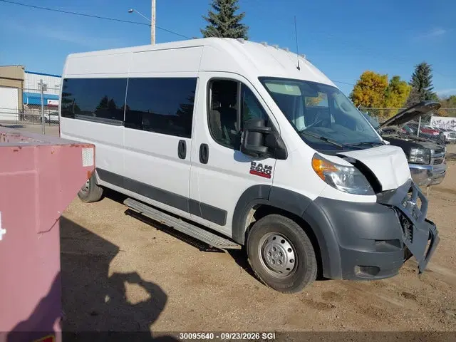 3C6TRVDG1JE129341 — 2018 RAM Promaster 2500 2500 High, Передняя часть, фото до ремонта