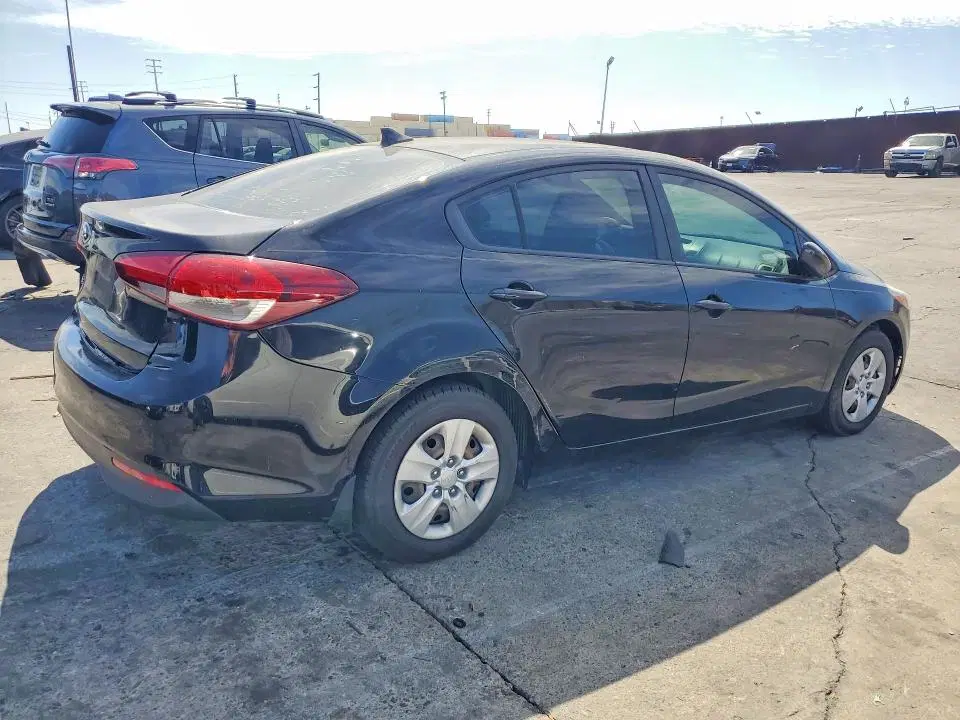 2017 KIA Forte VIN 3KPFK4A75HE069177 фото 3