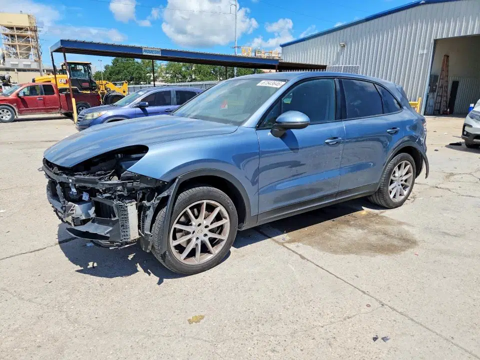 WP1AA2AY6KDA00872 — 2019 Porsche Cayenne, Передняя часть, фото до ремонта