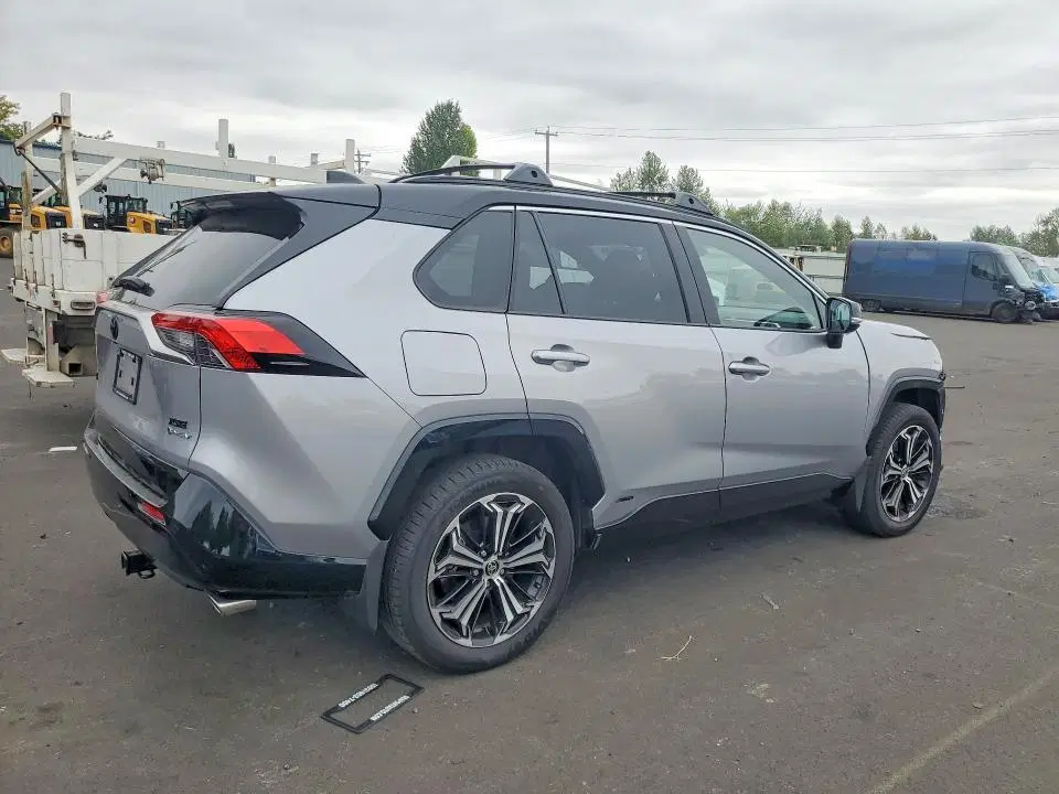 2025 Toyota RAV4 VIN JTMFB3FV4SD249566 фото 3