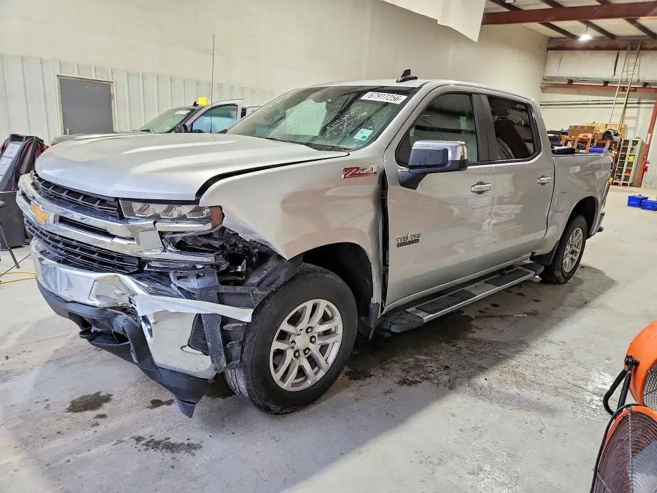 3GCUYDED5LG415893 — 2020 Chevrolet Silverado, Передняя часть, фото до ремонта