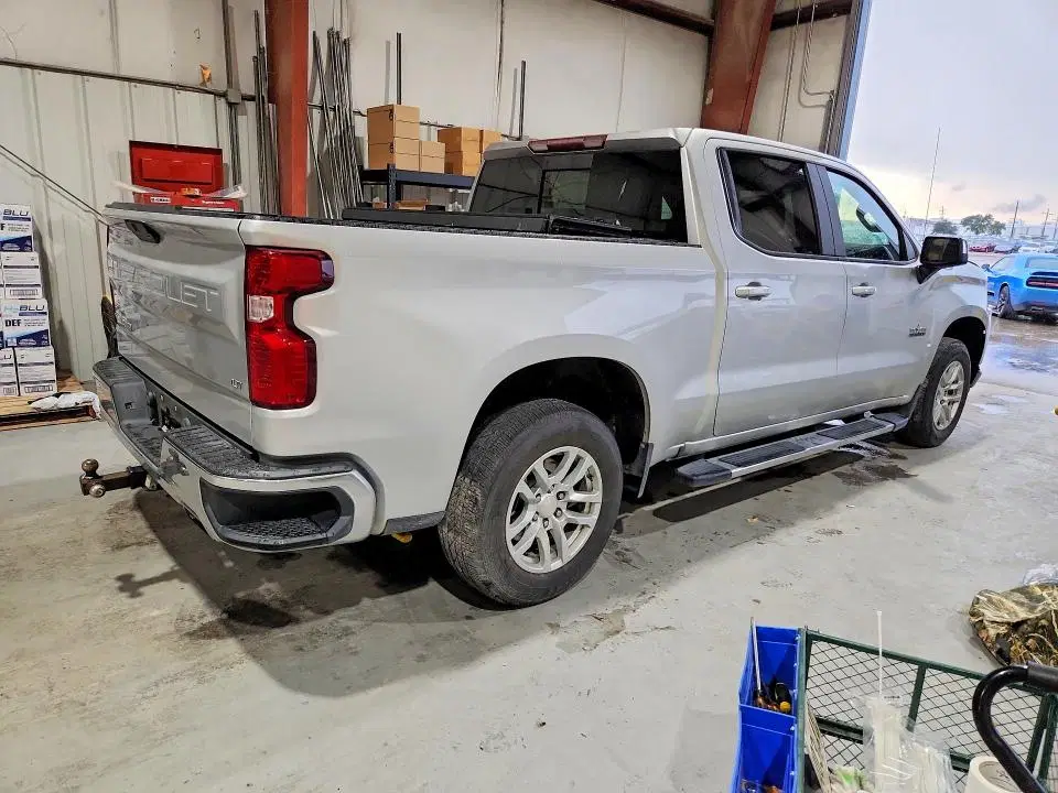 2020 CHEVROLET SILVERADO VIN 3GCUYDED5LG415893 фото 3