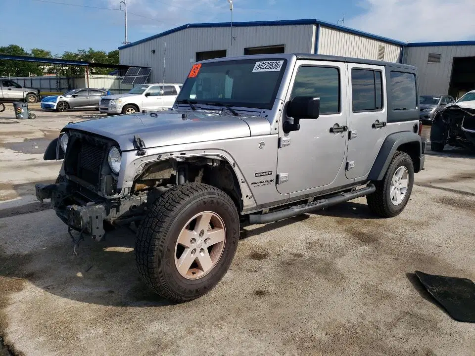 1C4HJWDG7JL920928 — 2018 Jeep Wrangler Unlimited, передняя часть, фото до ремонта