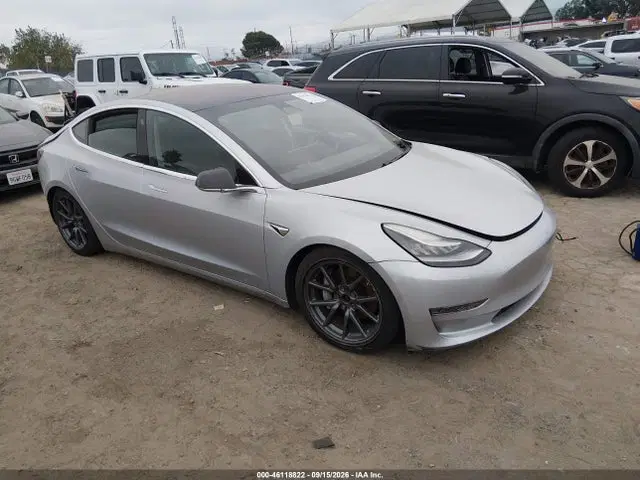 5YJ3E1EB2JF093332 — 2018 Tesla Model 3 Long Range/Performance, Задняя часть, фото до ремонта