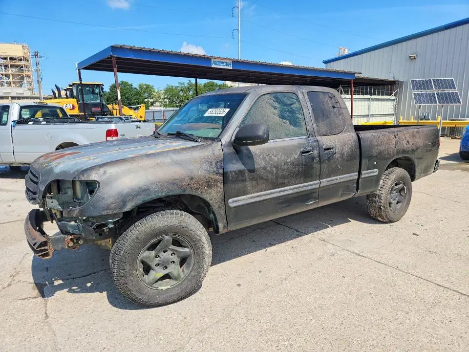 5TBRT34132S264213 — 2002 Toyota Tundra, Вандализм, фото до ремонта