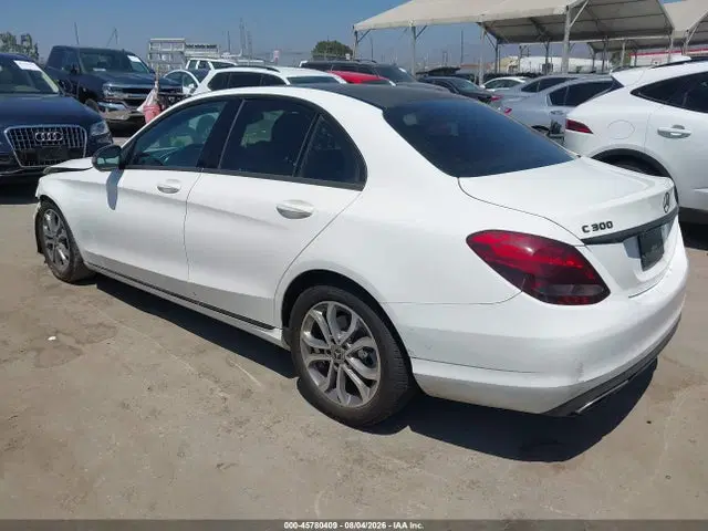 2018 Mercedes-Benz C 300 VIN 55SWF4JB0JU254924 фото 3