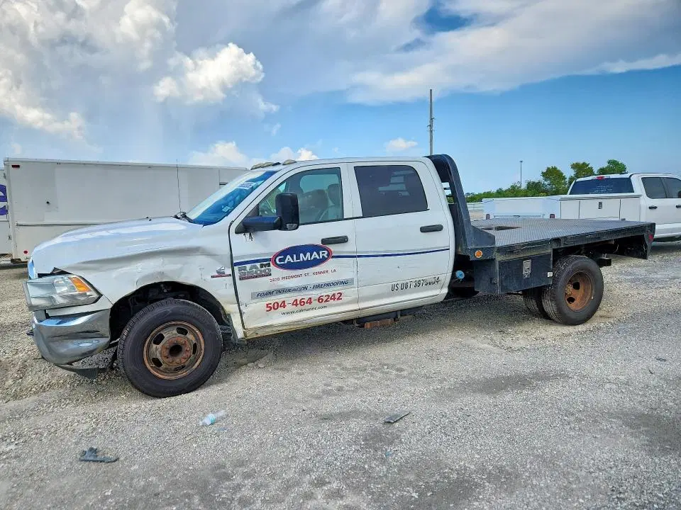3C7WRSCL0EG317719 — 2014 RAM 3500, передняя часть, фото до ремонта