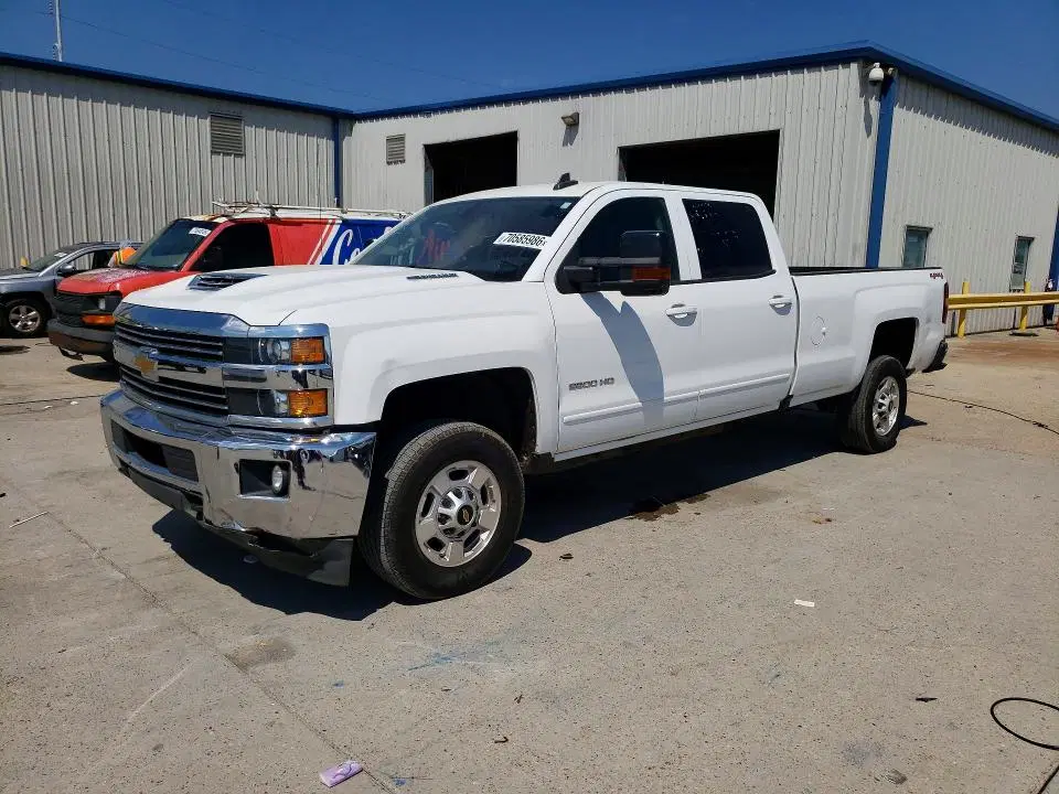 1GC1KVEY0HF156655 — 2017 Chevrolet Silverado, Передняя часть, фото до ремонта