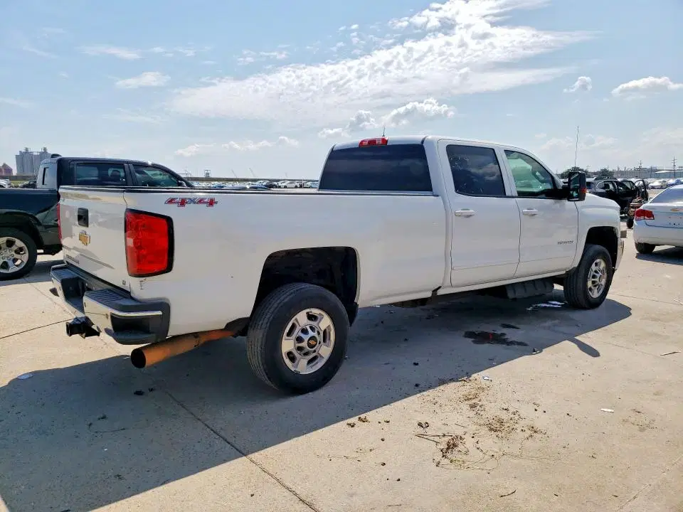2017 CHEVROLET SILVERADO VIN 1GC1KVEY0HF156655 фото 3