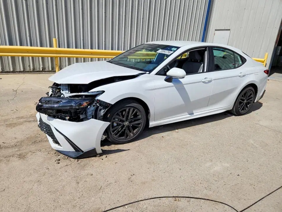 4T1DAACK9SU620144 — 2025 Toyota Camry, Передняя часть, фото до ремонта
