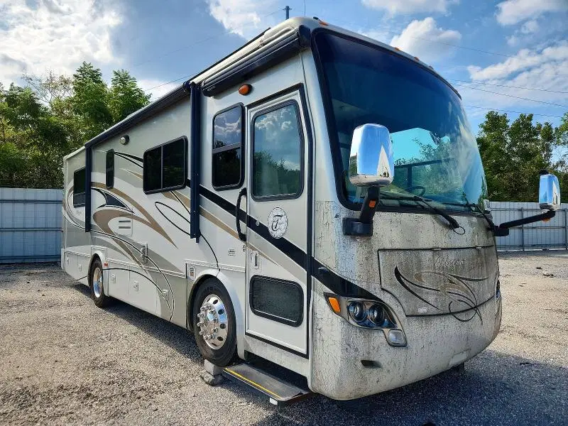 5VBRC93A3BA113145 — 2011 Tiffin Motorhomes Inc Breeze, Пожар двигателя (Burn - Engine), фото до ремонта