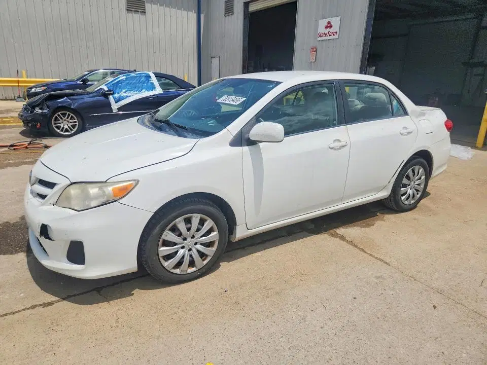 2T1BU4EEXCC774291 — 2012 Toyota Corolla, Град, фото до ремонта