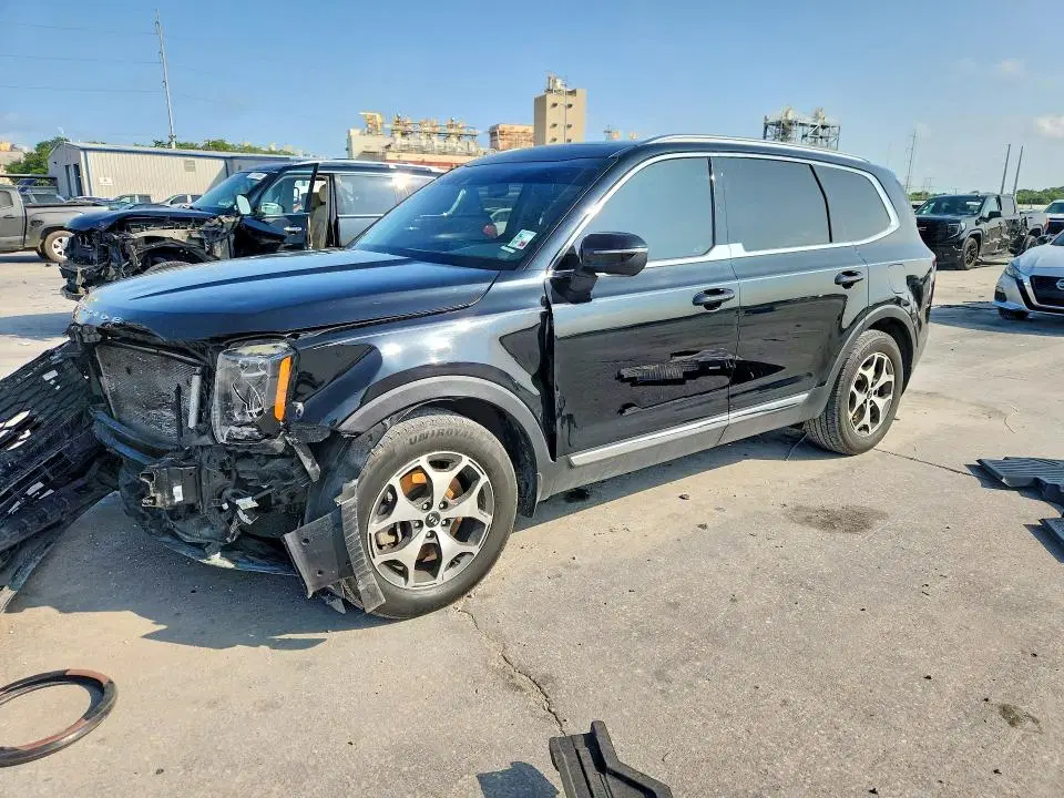 5XYP34HC8LG070081 — 2020 Kia Telluride, передняя часть, фото до ремонта