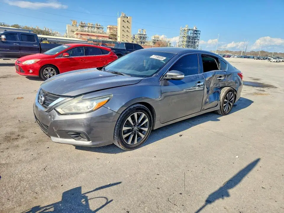 1N4AL3AP0HC223079 — 2017 Nissan Altima, Боковая часть, фото до ремонта
