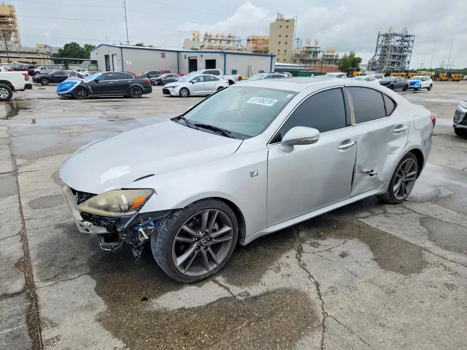 JTHBF5C22D5185323 — 2013 Lexus IS, Передняя часть, фото до ремонта