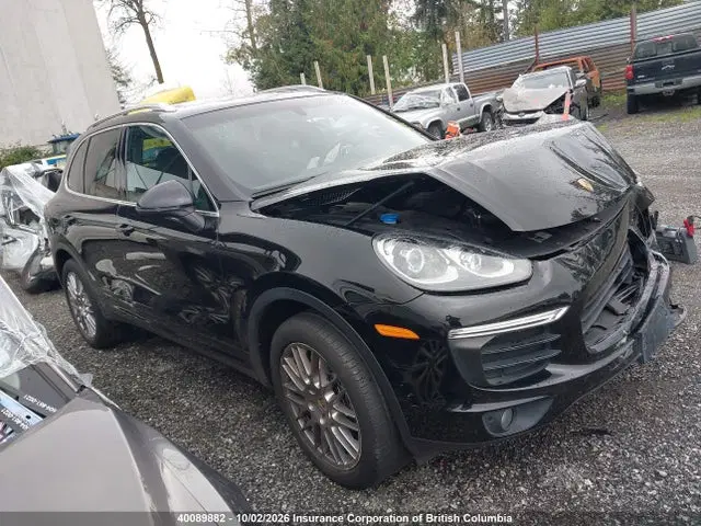WP1AA2A26GLA03800 — 2016 Porsche Cayenne, Передняя часть, фото до ремонта