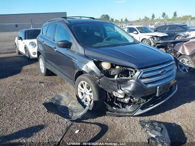 1FMCU9GD0JUC97808 — 2018 Ford Escape SE, Передняя часть, фото до ремонта