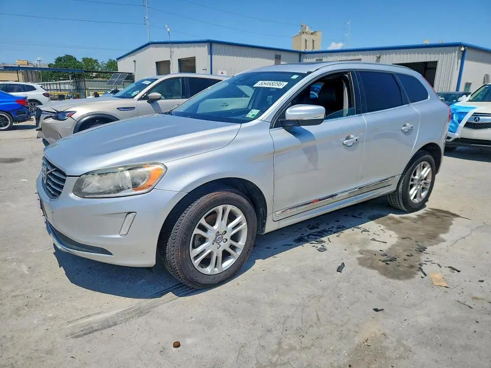 YV440MDK0G2836682 — 2016 Volvo XC60, Подтопление, фото до ремонта