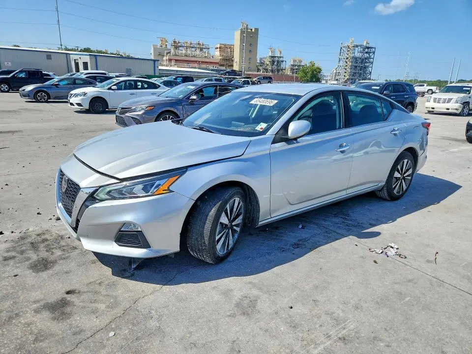 1N4BL4DV3NN365463 — 2022 Nissan Altima, Боковая часть, фото до ремонта