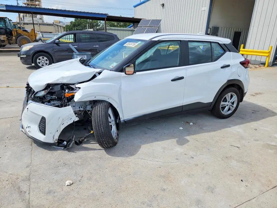 3N1CP5BV8SL500771 — 2025 Nissan Kicks PLAY, Передняя часть, фото до ремонта