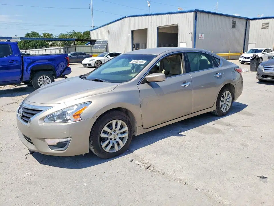 1N4AL3AP8FN321486 — 2015 Nissan Altima, Задняя часть, фото до ремонта
