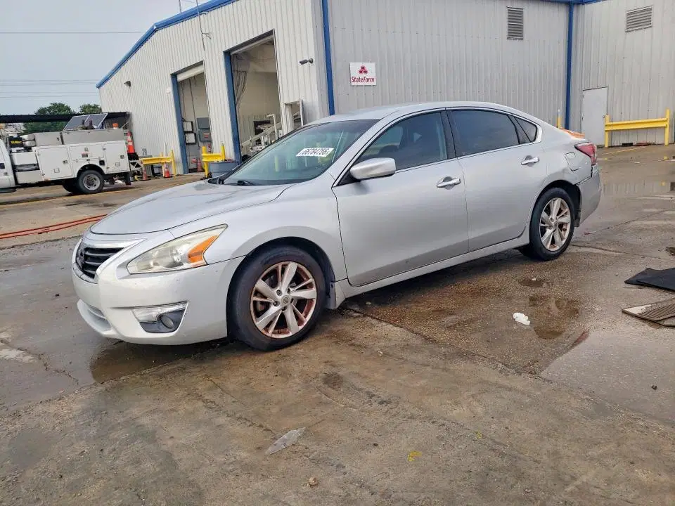 1N4AL3AP4FC266059 — 2015 Nissan Altima, Задняя часть, фото до ремонта