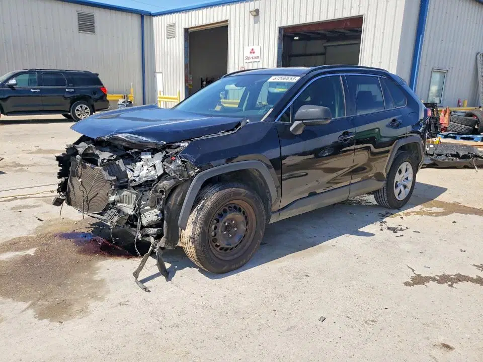 JTMH1RFVXKD013079 — 2019 Toyota RAV4, Передняя часть, фото до ремонта