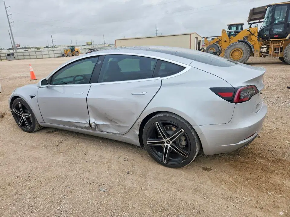 2018 Tesla MODEL 3 VIN 5YJ3E1EBXJF116968 фото 2
