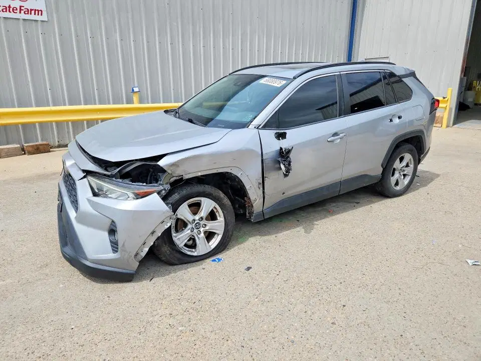 2T3W1RFV2KW015595 — 2019 Toyota RAV4, Передняя часть, фото до ремонта