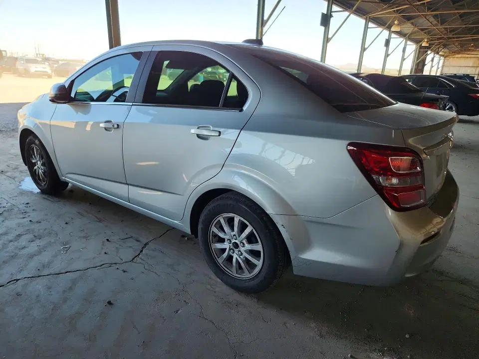 2018 Chevrolet Sonic VIN 1G1JD5SB1J4124091 фото 2