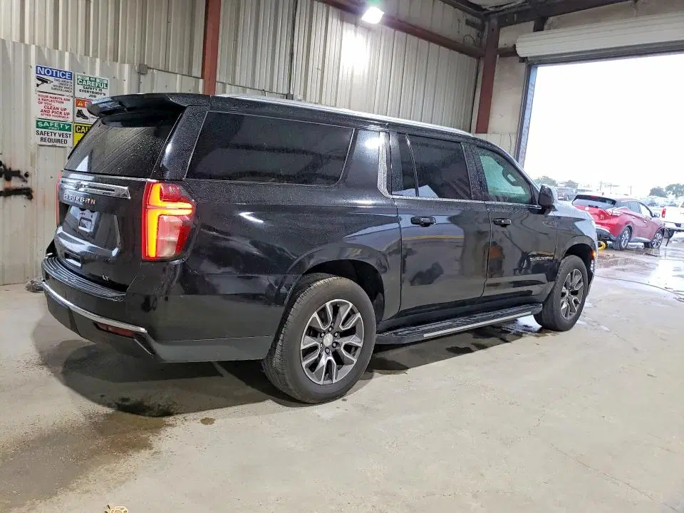 2022 CHEVROLET SUBURBAN VIN 1GNSCCKD1NR204981 фото 3