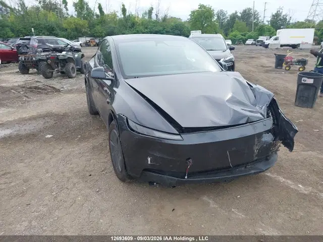 XP7YGDFD7TB865598 — 2026 Tesla Model Y, Передняя часть, фото до ремонта