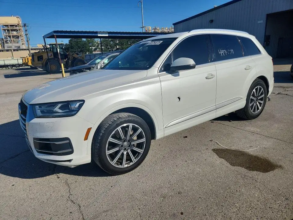 WA1LAAF70HD015374 — 2017 Audi Q7, Боковая часть, фото до ремонта